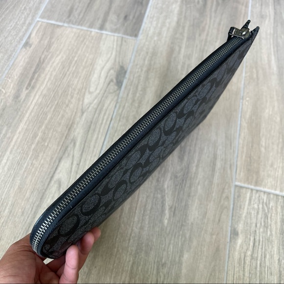 Coach L Zip Portfolio In Signature Canvas - Picture 5 of 8